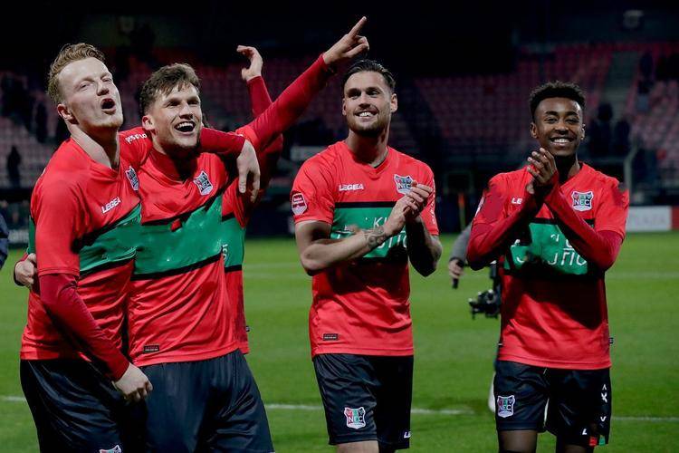 奉献了多次 奉献了多次