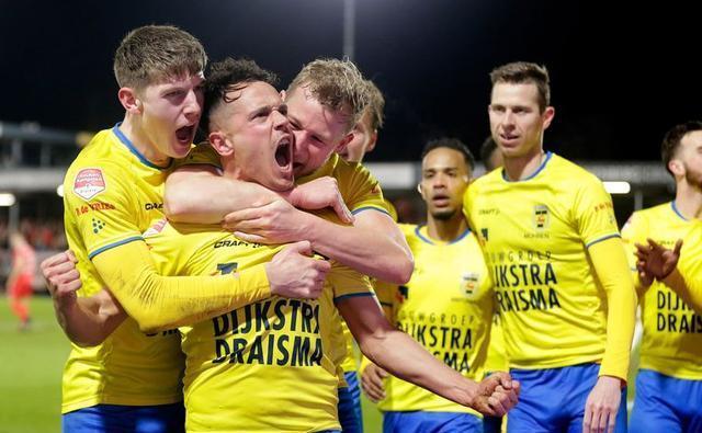 着选手们奋 着选手们奋